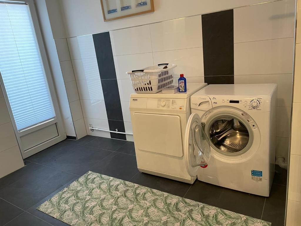 Ferienwohnung Lion Krummhoern Ngoại thất bức ảnh