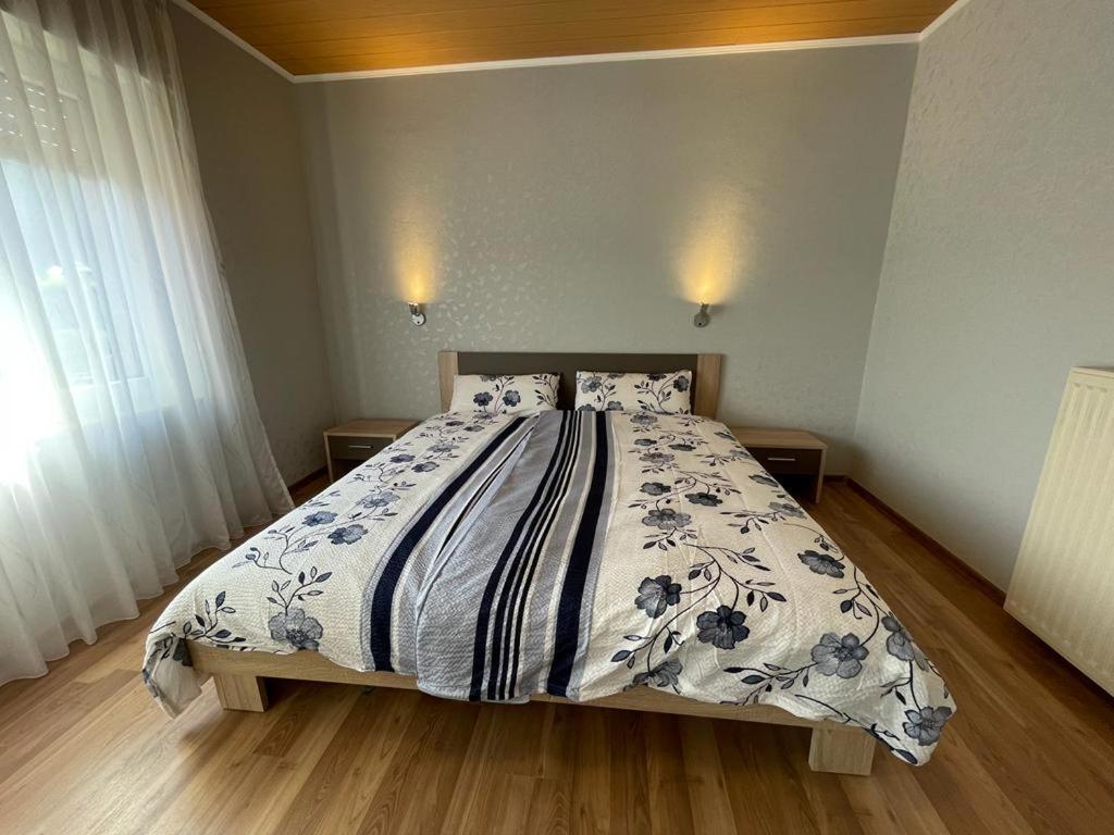 Ferienwohnung Lion Krummhoern Ngoại thất bức ảnh