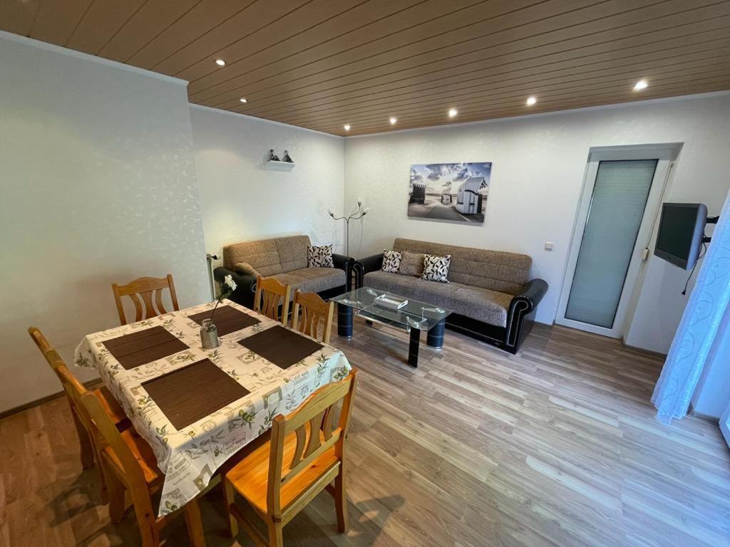 Ferienwohnung Lion Krummhoern Ngoại thất bức ảnh